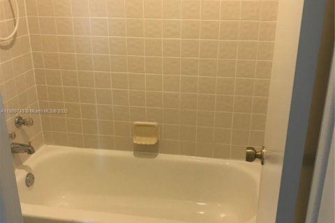 Adosado en venta en Sunrise, Florida, 2 dormitorios, 123.75 m2 № 1978267 - foto 10