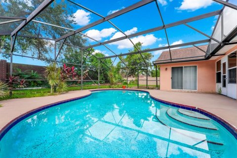 House in Orlando, Florida 4 bedrooms, 206.43 sq.m. № 1750792 - photo 17
