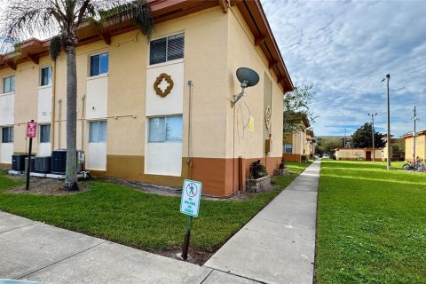 Condo in Orlando, Florida, 2 bedrooms № 2402739 - photo 5