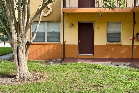 Condo in Orlando, Florida, 2 bedrooms № 2402739 - photo 2