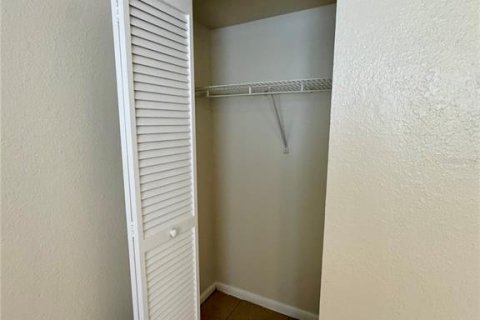 Condo in Orlando, Florida, 2 bedrooms № 2402739 - photo 13