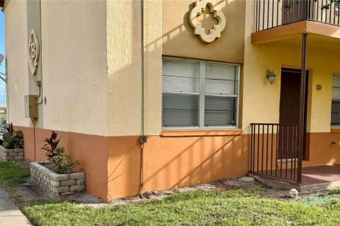 Condo in Orlando, Florida, 2 bedrooms № 2402739 - photo 4