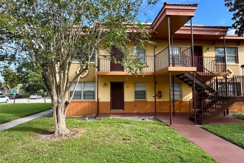 Condo in Orlando, Florida, 2 bedrooms  № 2402739