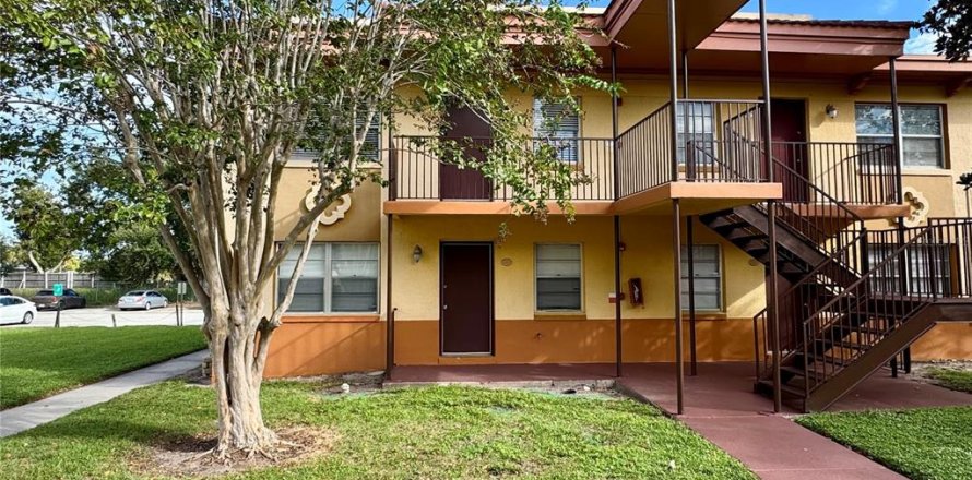 Condo in Orlando, Florida, 2 bedrooms № 2402739