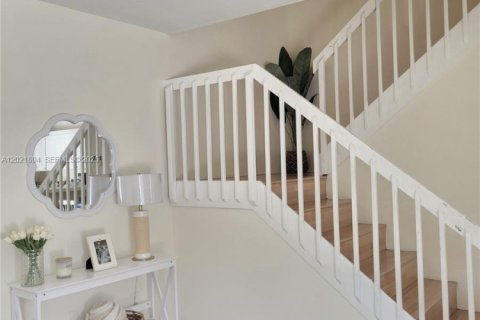 Townhouse in West Palm Beach, Florida 2 bedrooms, 114.83 sq.m. № 2171554 - photo 5