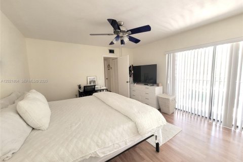 Townhouse in West Palm Beach, Florida 2 bedrooms, 114.83 sq.m. № 2171554 - photo 19