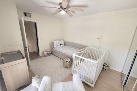 Townhouse in West Palm Beach, Florida 2 bedrooms, 114.83 sq.m. № 2171554 - photo 17