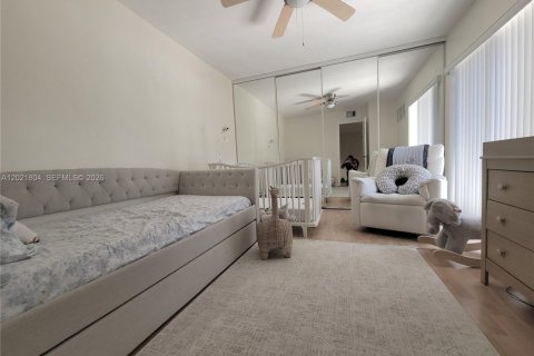 Townhouse in West Palm Beach, Florida 2 bedrooms, 114.83 sq.m. № 2171554 - photo 16