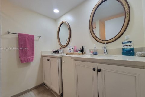 Townhouse in West Palm Beach, Florida 2 bedrooms, 114.83 sq.m. № 2171554 - photo 20