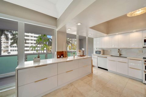 Condominio en venta en Fort Lauderdale, Florida, 4 dormitorios, 278.99 m2 № 2077448 - foto 15