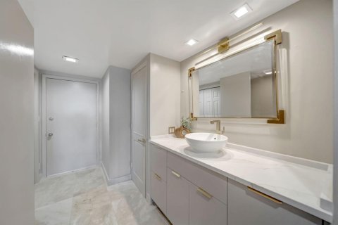 Condominio en venta en Fort Lauderdale, Florida, 4 dormitorios, 278.99 m2 № 2077448 - foto 23