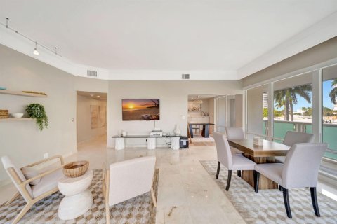Condominio en venta en Fort Lauderdale, Florida, 4 dormitorios, 278.99 m2 № 2077448 - foto 27