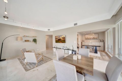 Condominio en venta en Fort Lauderdale, Florida, 4 dormitorios, 278.99 m2 № 2077448 - foto 29