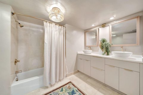 Condominio en venta en Fort Lauderdale, Florida, 4 dormitorios, 278.99 m2 № 2077448 - foto 20