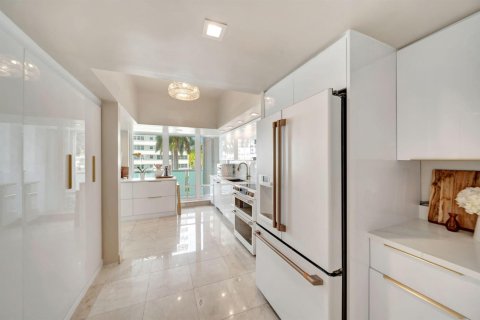 Condominio en venta en Fort Lauderdale, Florida, 4 dormitorios, 278.99 m2 № 2077448 - foto 14