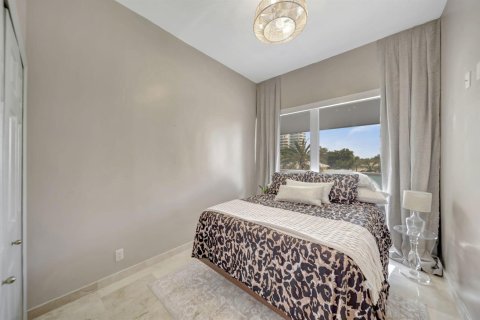 Condominio en venta en Fort Lauderdale, Florida, 4 dormitorios, 278.99 m2 № 2077448 - foto 26