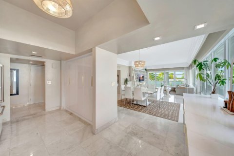 Condominio en venta en Fort Lauderdale, Florida, 4 dormitorios, 278.99 m2 № 2077448 - foto 16