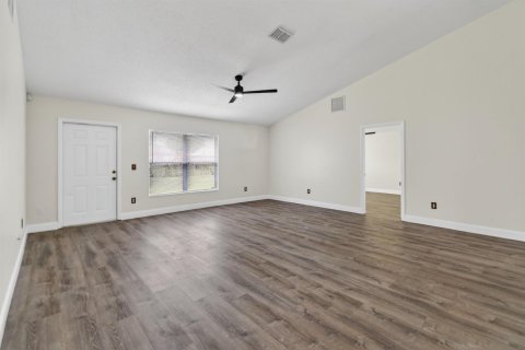 House in Port St. Lucie, Florida 4 bedrooms, 177.91 sq.m. № 2184226 - photo 7