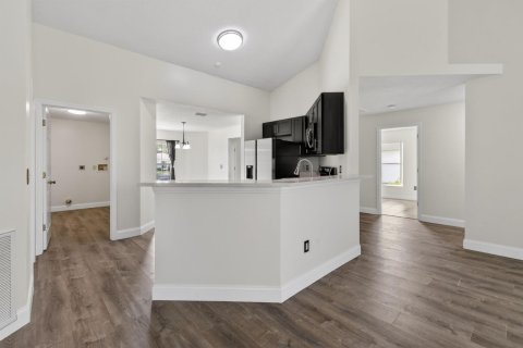 House in Port St. Lucie, Florida 4 bedrooms, 177.91 sq.m. № 2184226 - photo 11