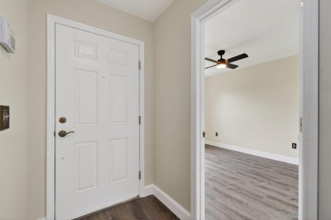 House in Port St. Lucie, Florida 4 bedrooms, 177.91 sq.m. № 2184226 - photo 4