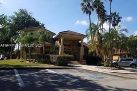 Copropriété à vendre à West Palm Beach, Floride: 2 chambres, 115.76 m2 № 2003264 - photo 1