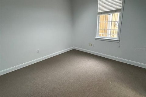 Propiedad comercial en alquiler en Gainesville, Florida, 160.54 m2 № 1918196 - foto 5