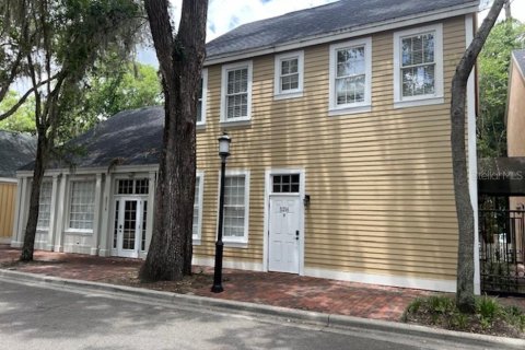 Propiedad comercial en alquiler en Gainesville, Florida, 160.54 m2 № 1918196 - foto 1