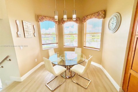 House in Miramar, Florida 4 bedrooms, 285.86 sq.m. № 1889683 - photo 16