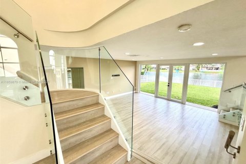 House in Miramar, Florida 4 bedrooms, 285.86 sq.m. № 1889683 - photo 20