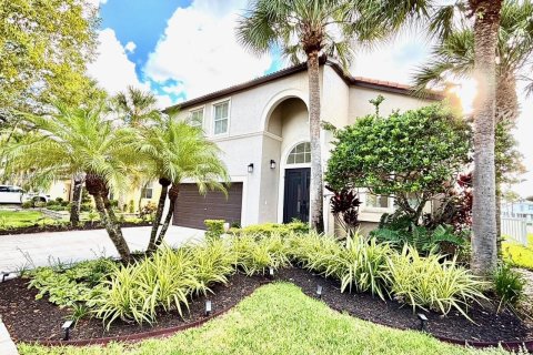 House in Miramar, Florida 4 bedrooms, 285.86 sq.m. № 1889683 - photo 1