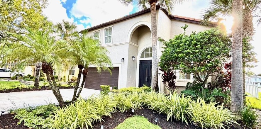 House in Miramar, Florida 4 bedrooms, 285.86 sq.m. № 1889683