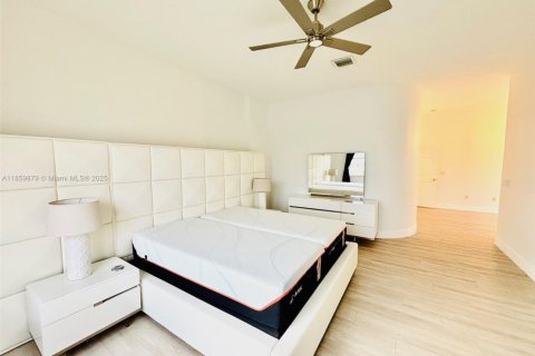 House in Miramar, Florida 4 bedrooms, 285.86 sq.m. № 1889683 - photo 21