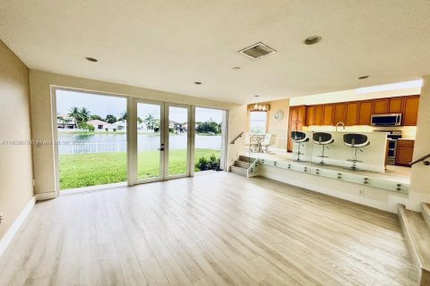 House in Miramar, Florida 4 bedrooms, 285.86 sq.m. № 1889683 - photo 9