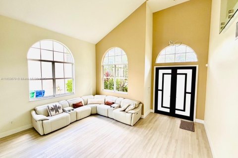 House in Miramar, Florida 4 bedrooms, 285.86 sq.m. № 1889683 - photo 4