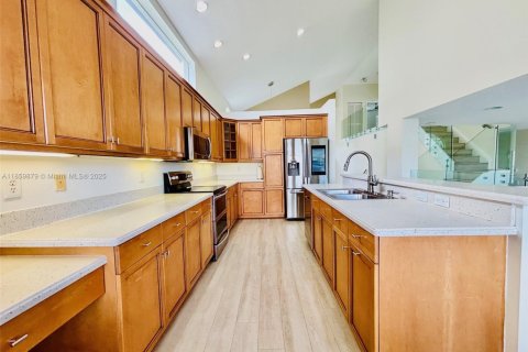 House in Miramar, Florida 4 bedrooms, 285.86 sq.m. № 1889683 - photo 14