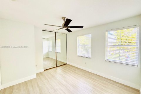 House in Miramar, Florida 4 bedrooms, 285.86 sq.m. № 1889683 - photo 29