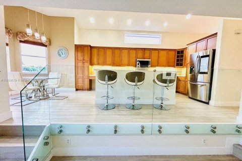 House in Miramar, Florida 4 bedrooms, 285.86 sq.m. № 1889683 - photo 12