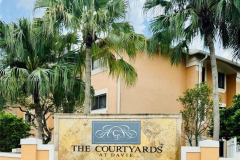 Appartement à Davie, Floride 2 chambres, 89.46 m2 № 2411738