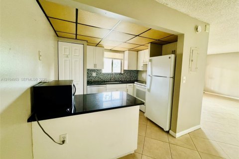 Appartement à louer à Davie, Floride: 2 chambres, 89.46 m2 № 2411738 - photo 7
