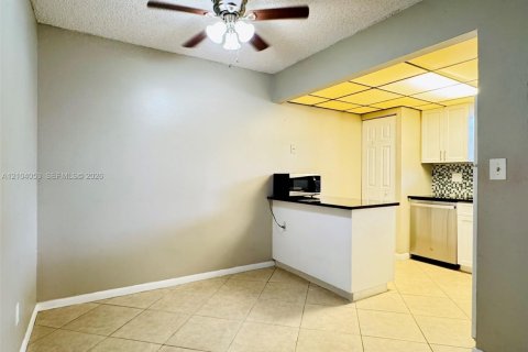 Appartement à louer à Davie, Floride: 2 chambres, 89.46 m2 № 2411738 - photo 6