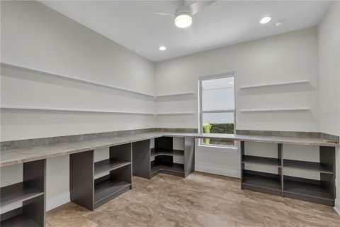 Casa en venta en Orlando, Florida, 4 dormitorios, 297.01 m2 № 1755312 - foto 3