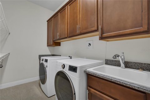 Casa en venta en Orlando, Florida, 4 dormitorios, 297.01 m2 № 1755312 - foto 26