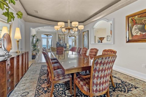 House in Saint Petersburg, Florida 4 bedrooms, 716.28 sq.m. № 1632473 - photo 14