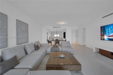 Condo in Miami, Florida, 4 bedrooms  № 1818125 - photo 10