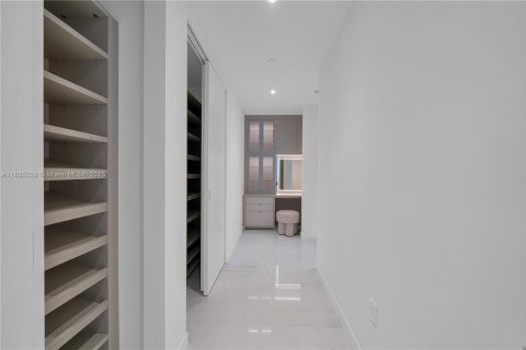 Condo in Miami, Florida, 4 bedrooms  № 1818125 - photo 23
