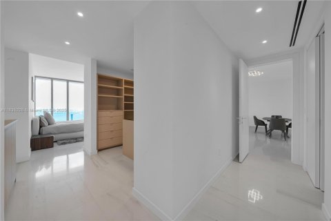 Condo in Miami, Florida, 4 bedrooms  № 1818125 - photo 22