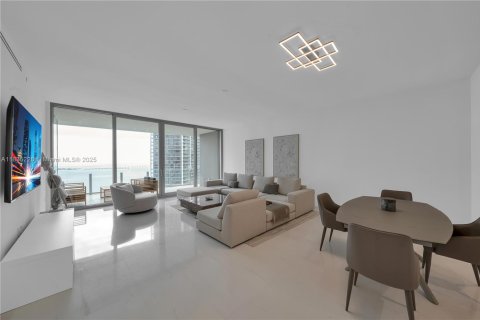 Condo in Miami, Florida, 4 bedrooms  № 1818125 - photo 6