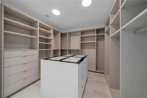 Condo in Miami, Florida, 4 bedrooms  № 1818125 - photo 27