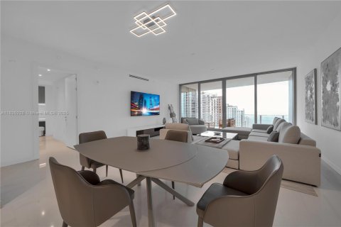Condo in Miami, Florida, 4 bedrooms  № 1818125 - photo 8