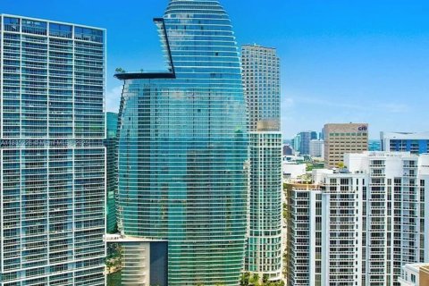 Condo in Miami, Florida, 4 bedrooms  № 1818125 - photo 1